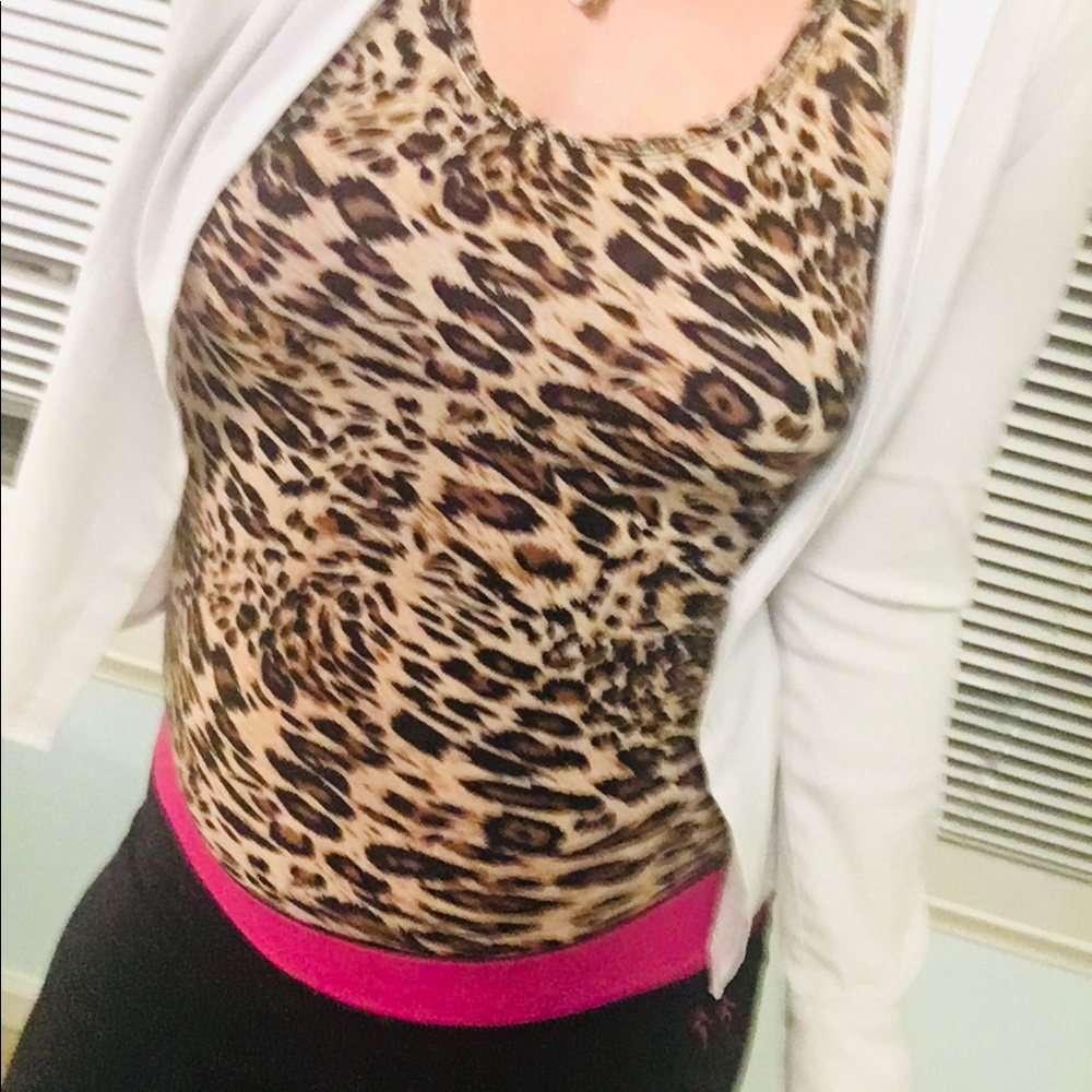 Comfy sleeveless animal print top - Picture 6 of 8